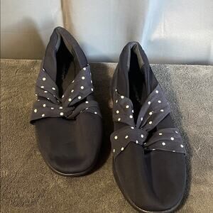 Comfortview Navy Blue Loafers with Polka Dot Accent Cloth NWOT